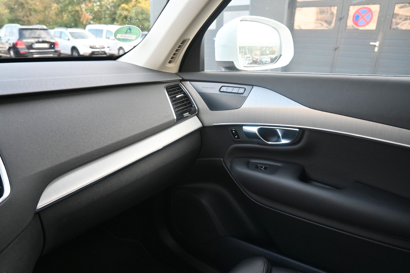 Volvo XC90 Inscription PHEV AWD - Samsaru's Car Outlet