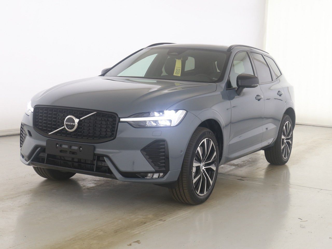 Volvo XC60 B4 Plus Dark 2WD - Samsaru's Car Outlet