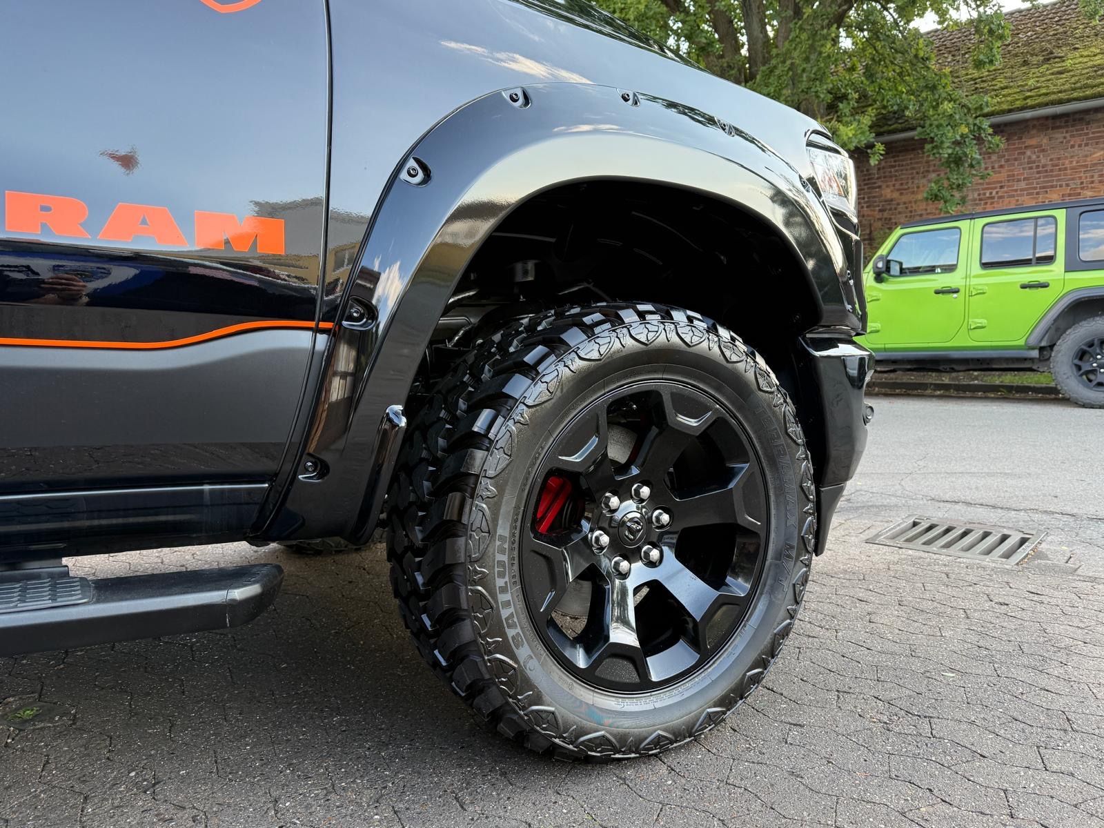 Dodge LIMITED*HARLEY*LPG*OFFROAD*NAVI*AHK*4X4*LIFT*PDC