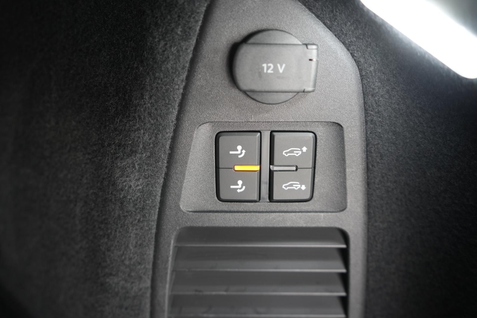 Volkswagen Touareg 3.0 V6 TDI 4Motion R line - Samsaru's Car Outlet