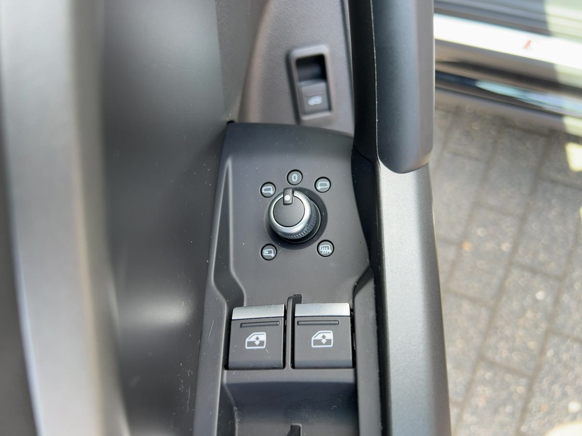 Audi Q3 45 TFSI quattro S-line - Samsaru's Car Outlet