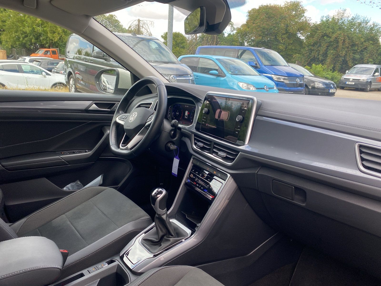 Volkswagen T-Roc 1.0 TSI Style - Samsaru's Car Outlet