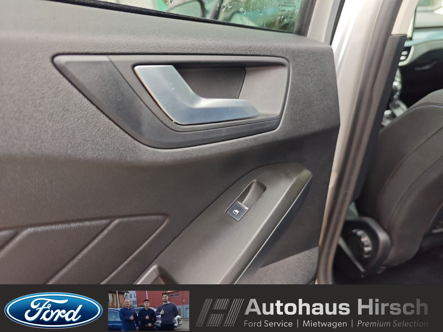 Ford Focus Turnier Active Navi LED ACC Apple CarPlay