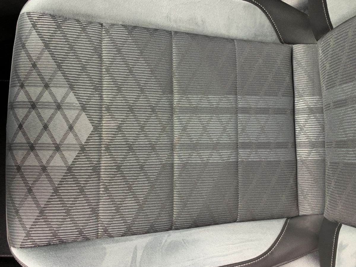 Volkswagen T-Roc 1.5 TSI DSG R-LINE - Samsaru's Car Outlet