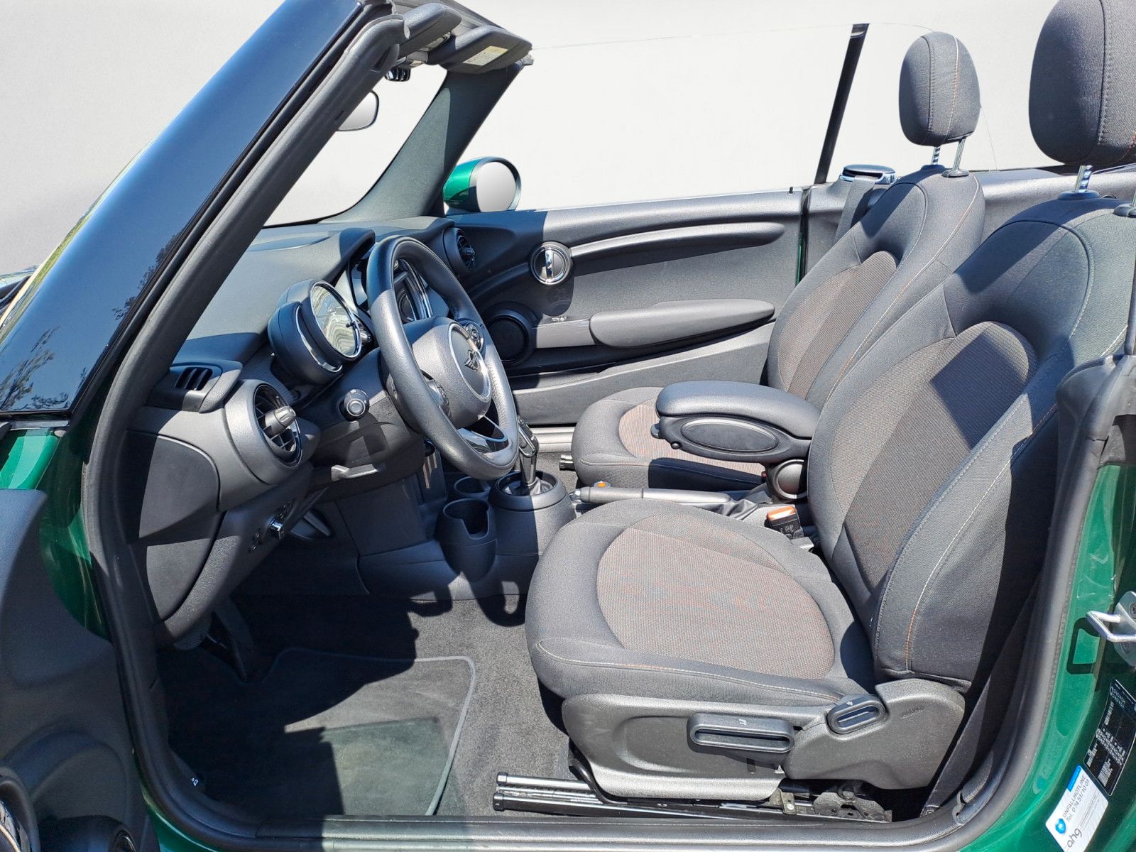 MINI Cooper Cabrio - Samsaru's Car Outlet