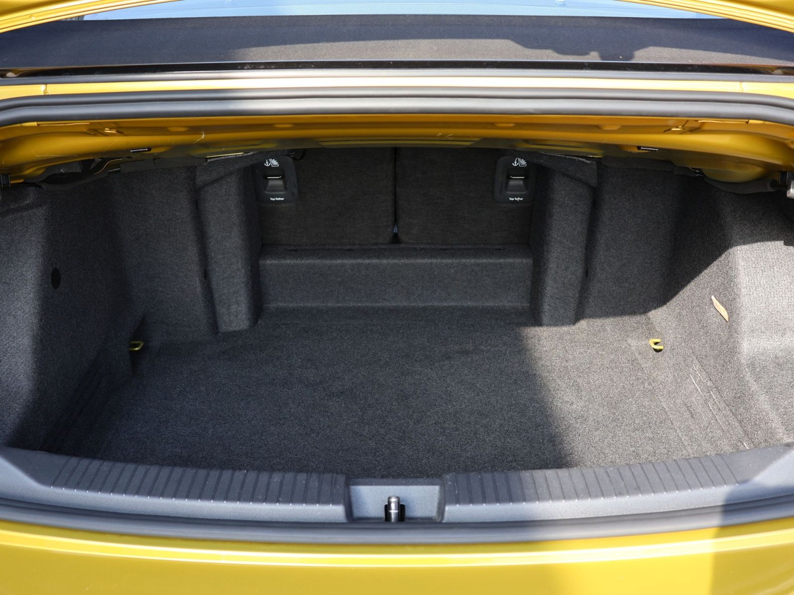 Volkswagen T-Roc Style - Samsaru's Car Outlet