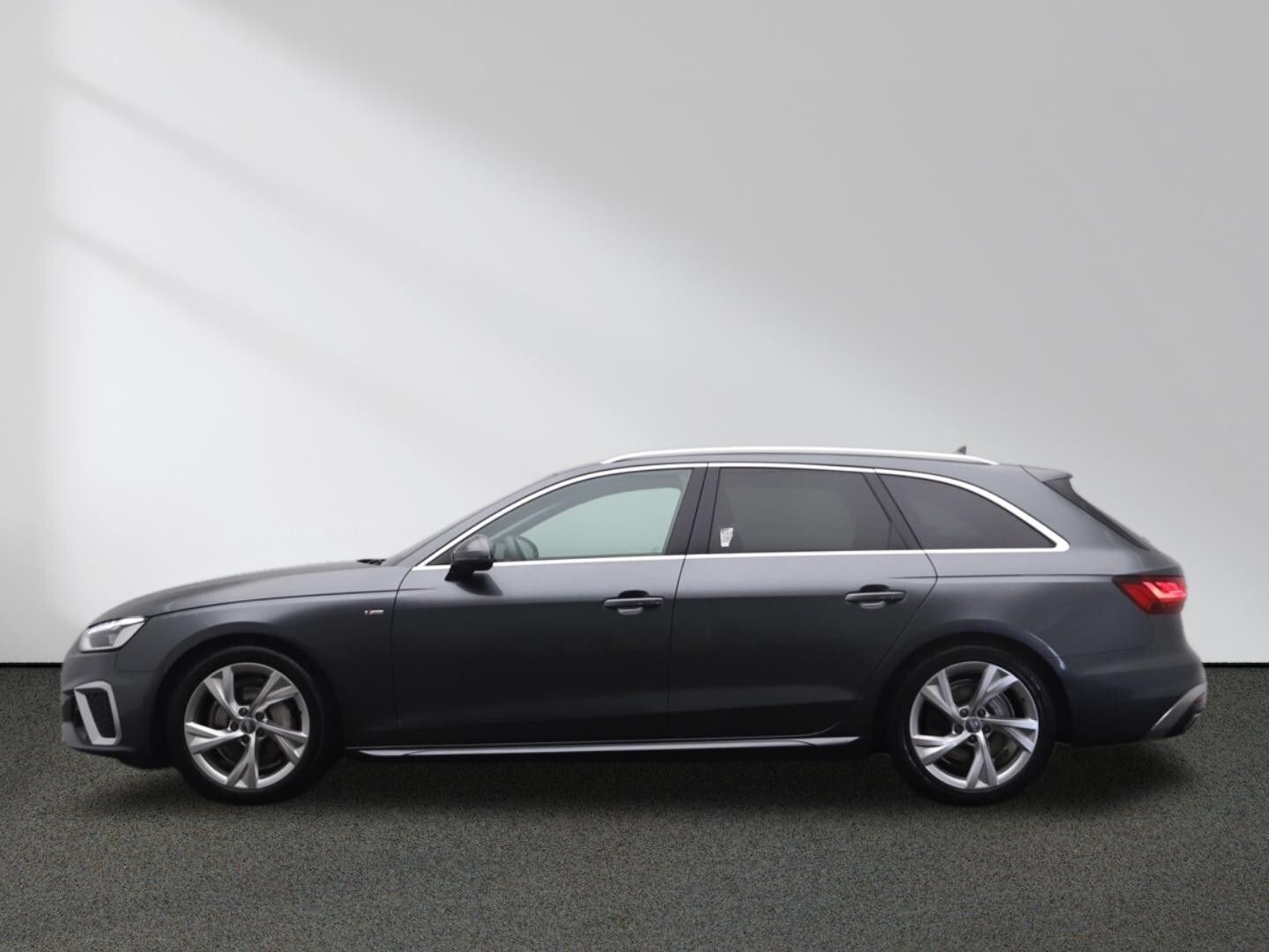 Audi A4 Avant S line 40 TDI S tronic - Samsaru's Car Outlet