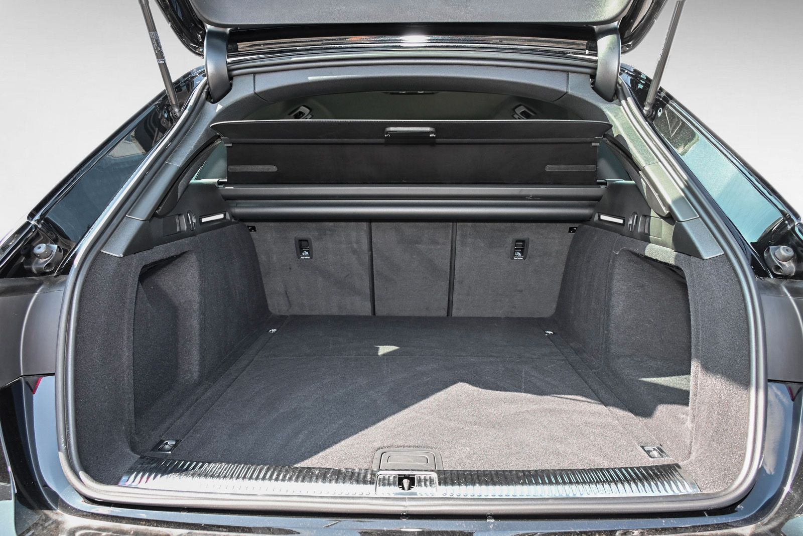 Audi A4 Avant S line 40 TDI S tronic - Samsaru's Car Outlet