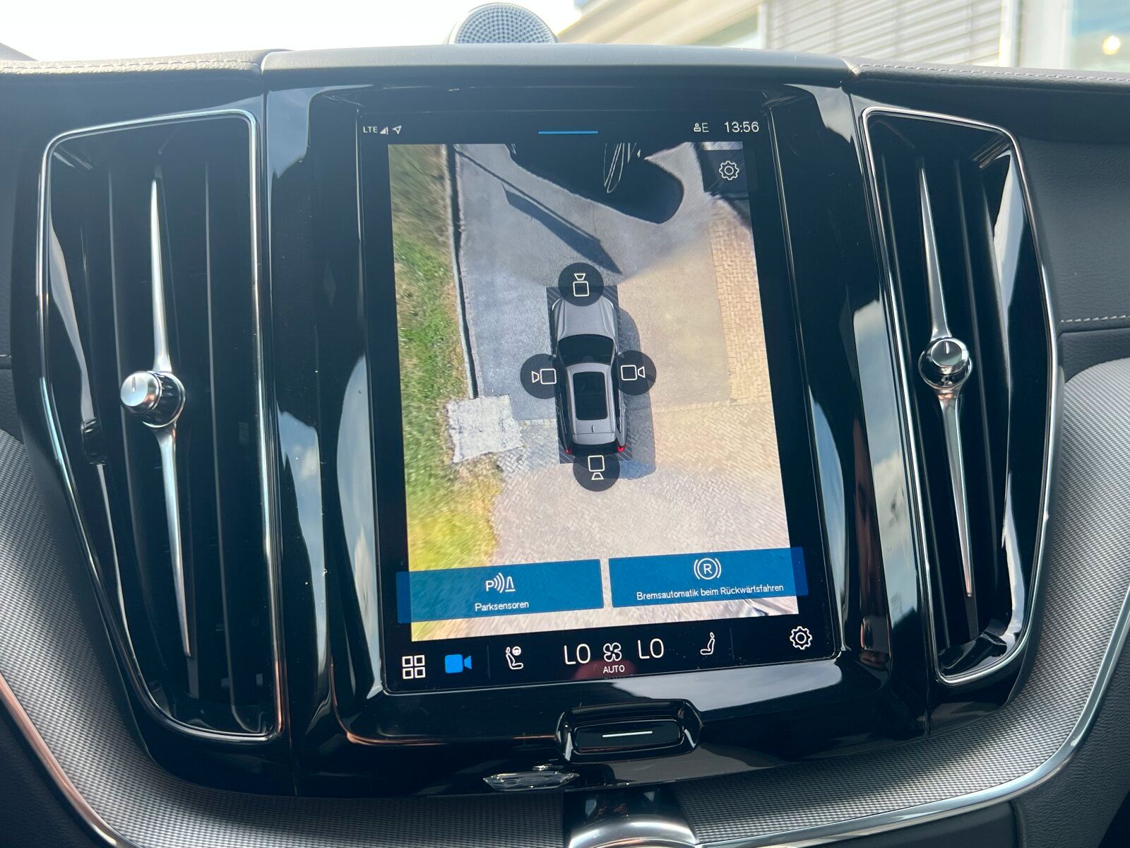 Volvo XC60 T6 Ultra Black Edition LUFT|B&W|AHK|