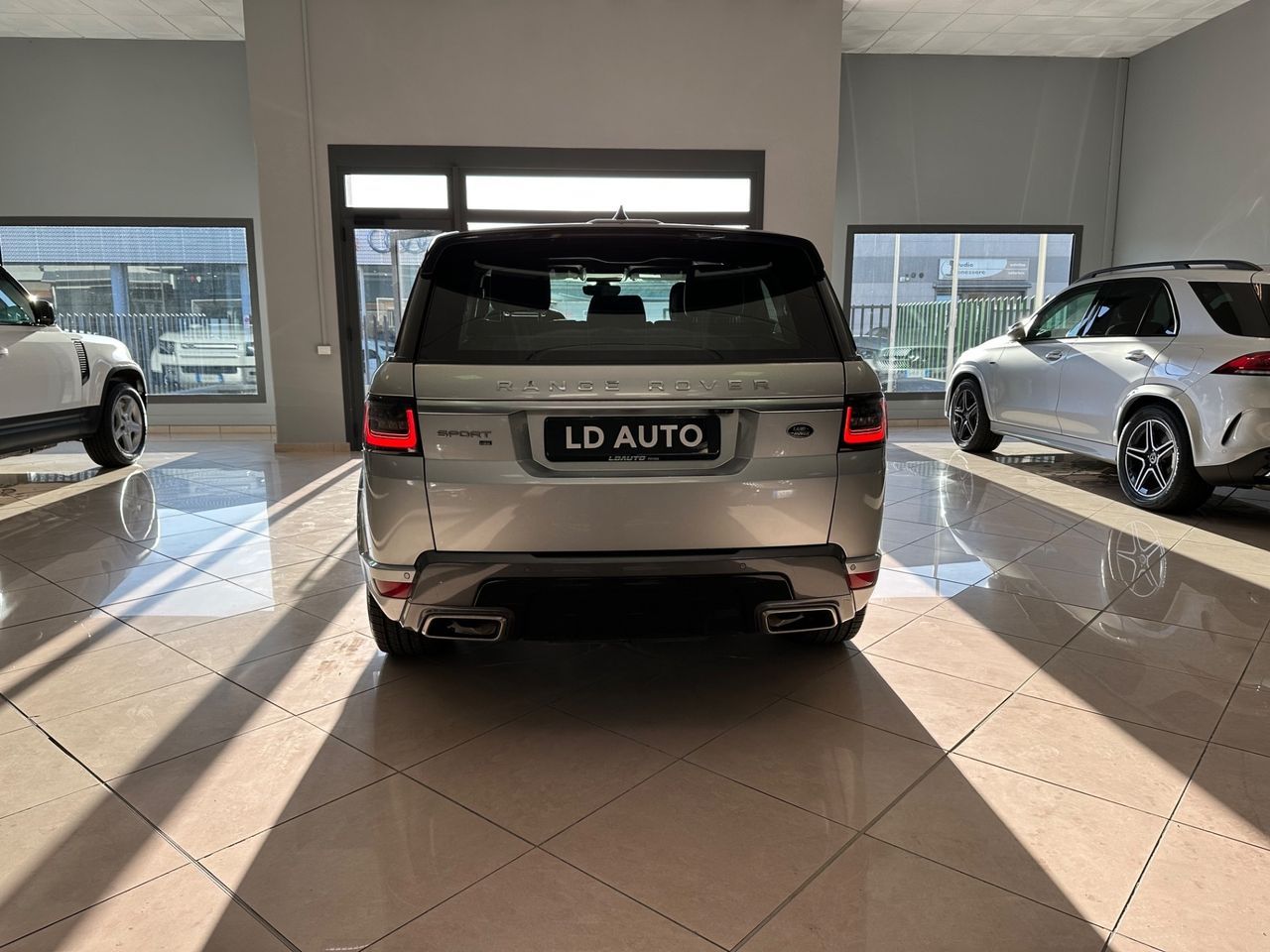 Range Rover Sport 3 - Samsaru's Car Outlet