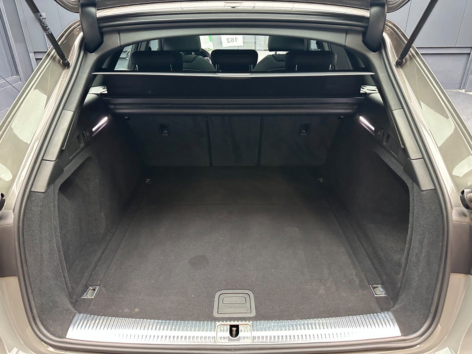 Audi A4 Avant 40 TDI quattro S-Line *PANORAMA*Matrix*