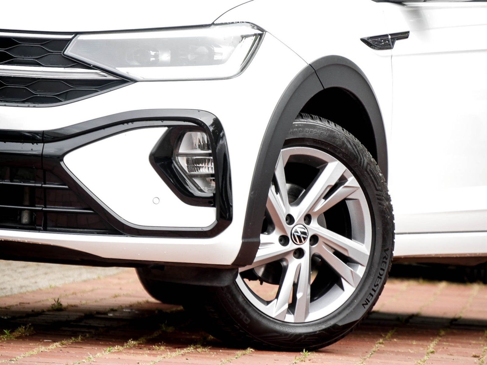 Volkswagen Taigo R-Line D - Samsaru's Car Outlet