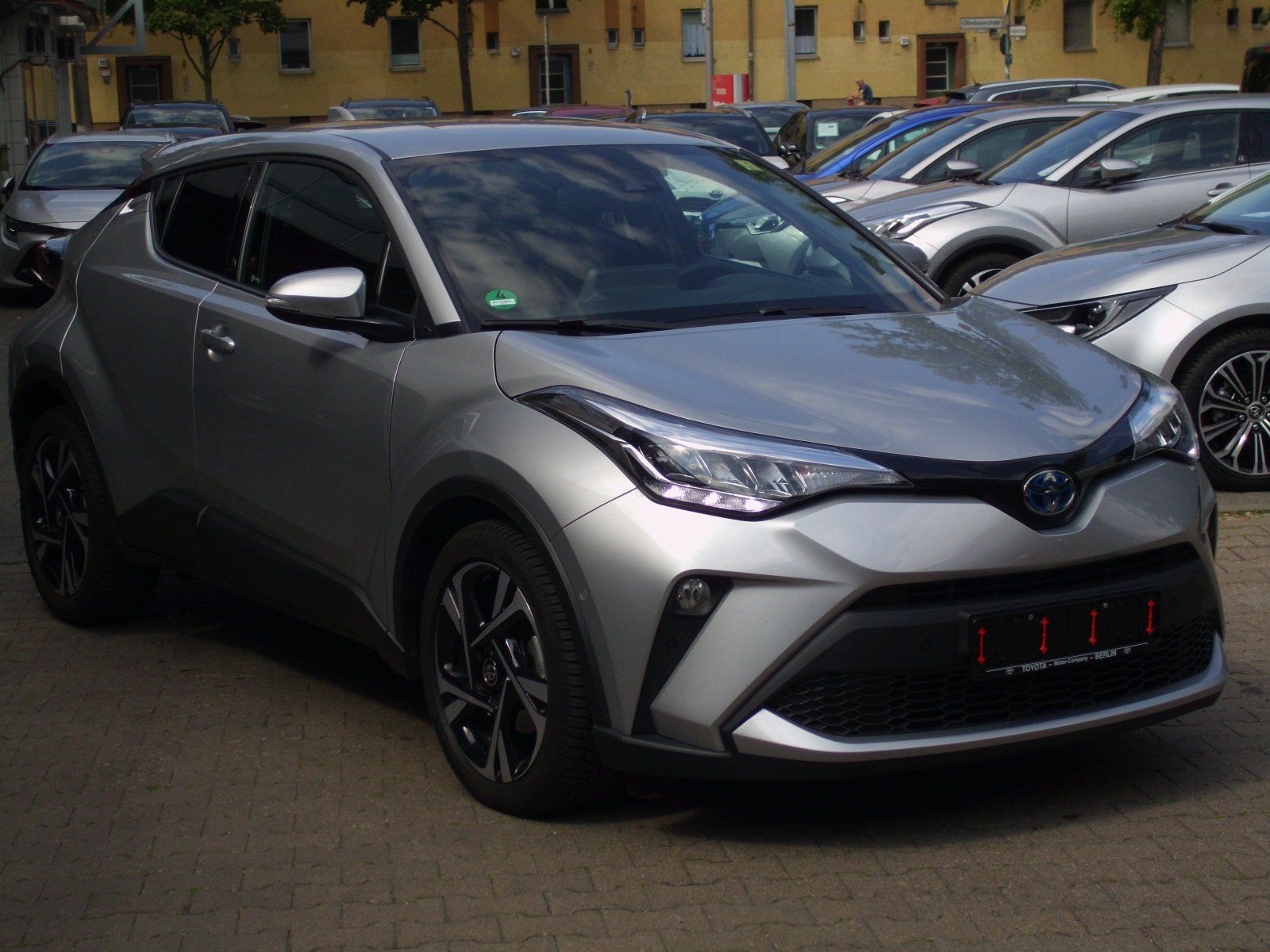 Toyota C-HR Hybrid Team D - Samsaru's Car Outlet