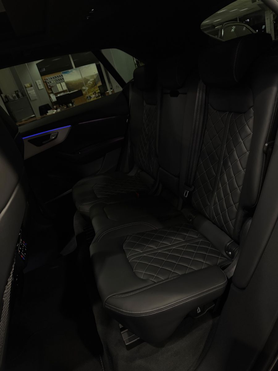 Audi Q8 50 TDI quattro S-LINE - Samsaru's Car Outlet