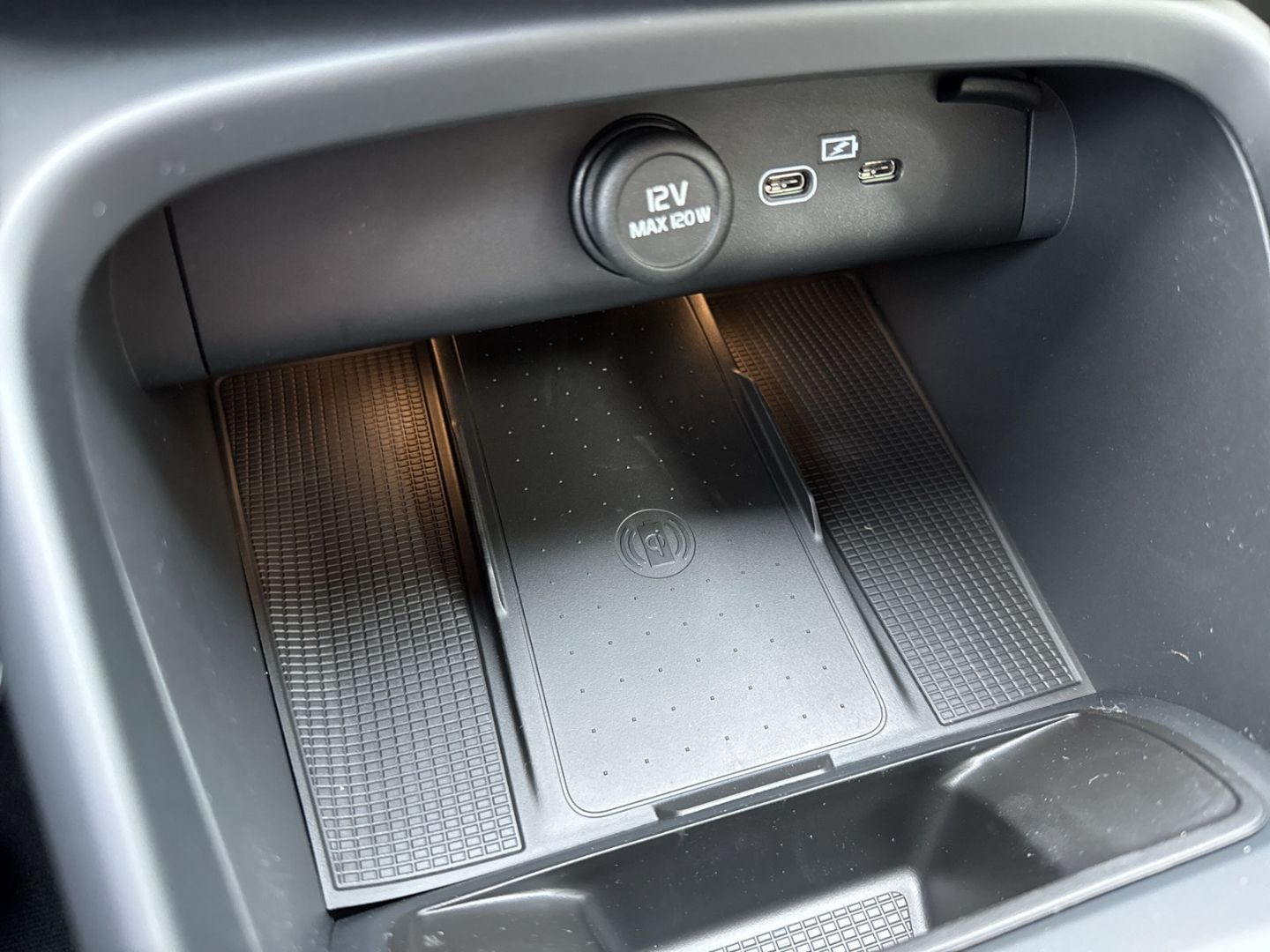 Volvo XC40 Core B3 - Samsaru's Car Outlet