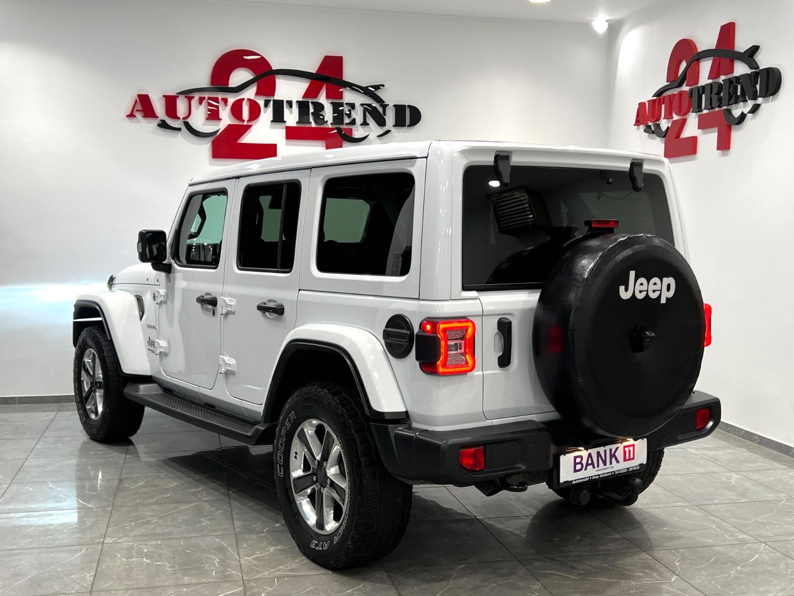 Jeep Wrangler Unlimited Sahara Softtop Sky One-Touch