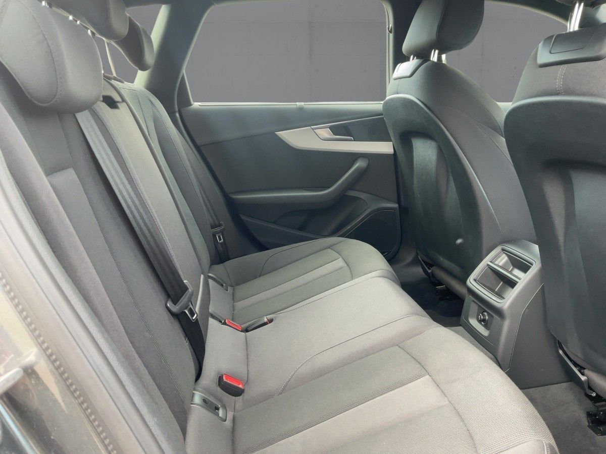 Audi A4 Avant 40 TDI QU S-TR S-LINE - Samsaru's Car Outlet