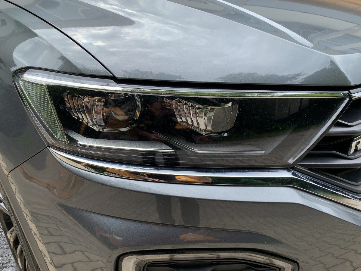 Volkswagen T-Roc 1.5TSI DSG R-LINE - Samsaru's Car Outlet