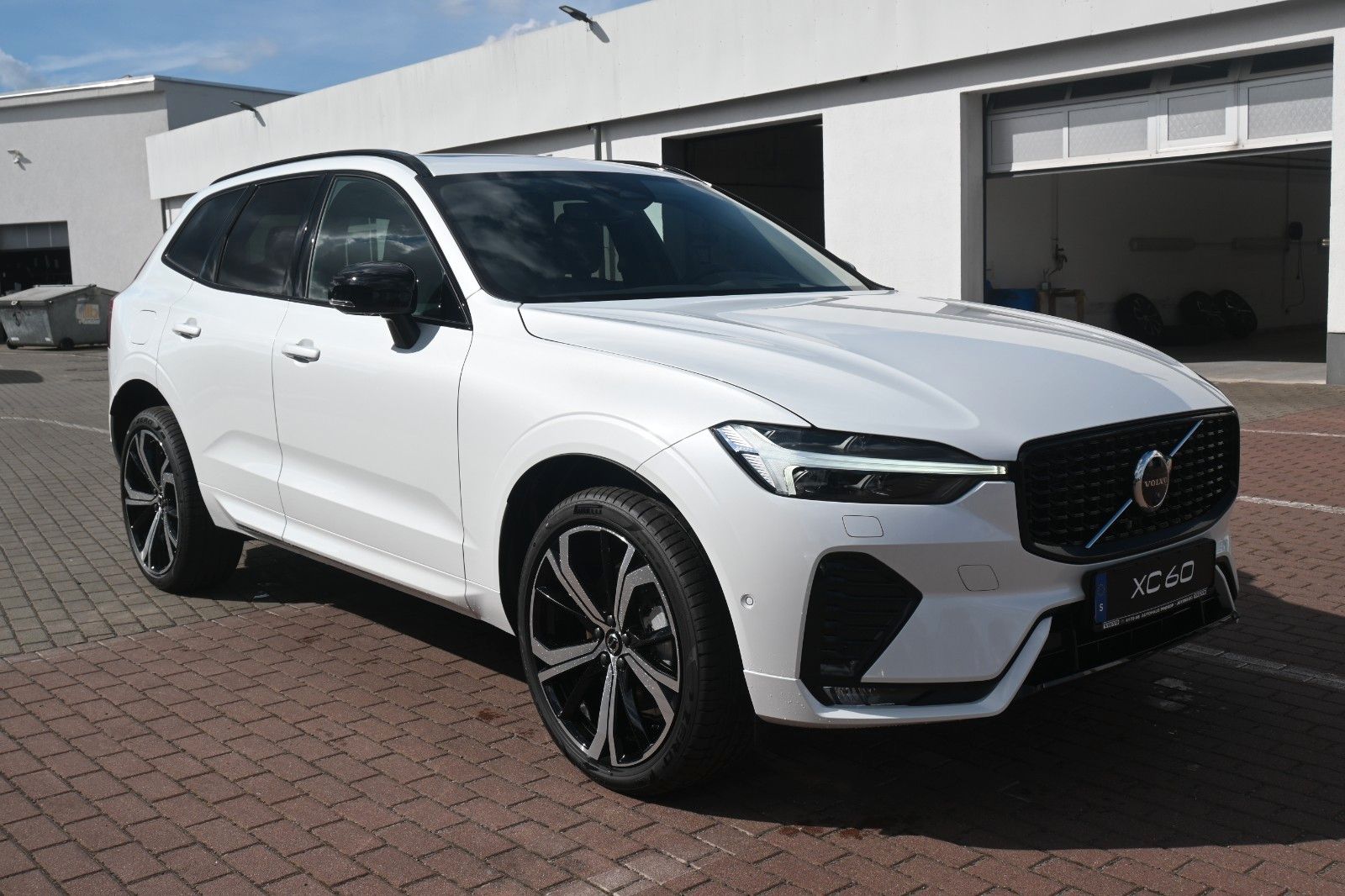 Volvo XC60 B4 D AWD Ultimate Dark*STDHZG*360°*LUFT*ACC