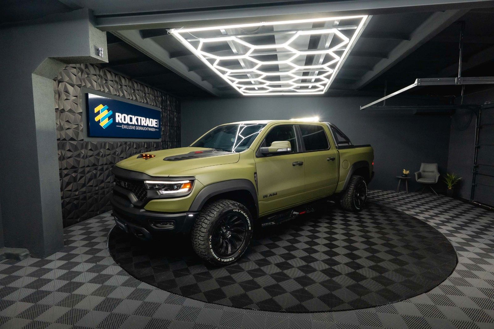Dodge RAM 5.7 V8 HEMI 4x4 LARAMIE OFFROAD TRX Styling