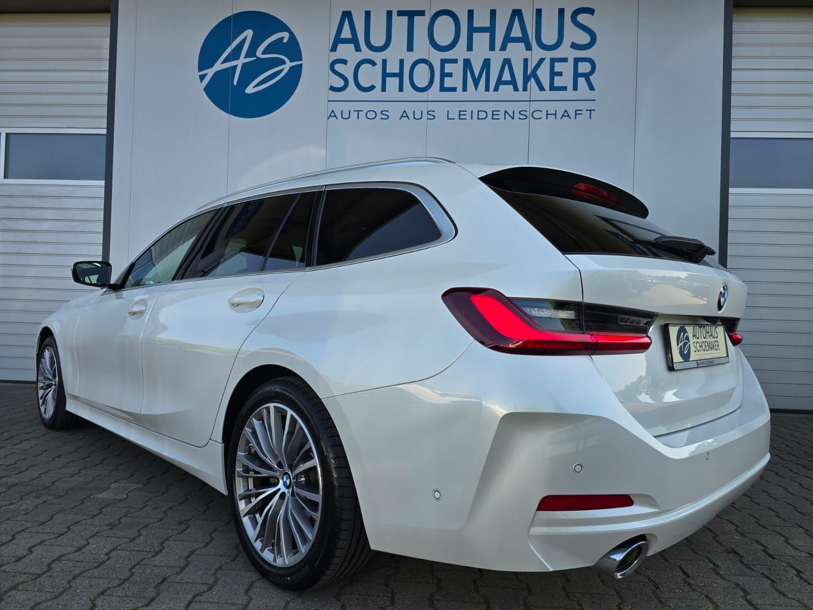 BMW 320d xDrive - Samsaru's Car Outlet