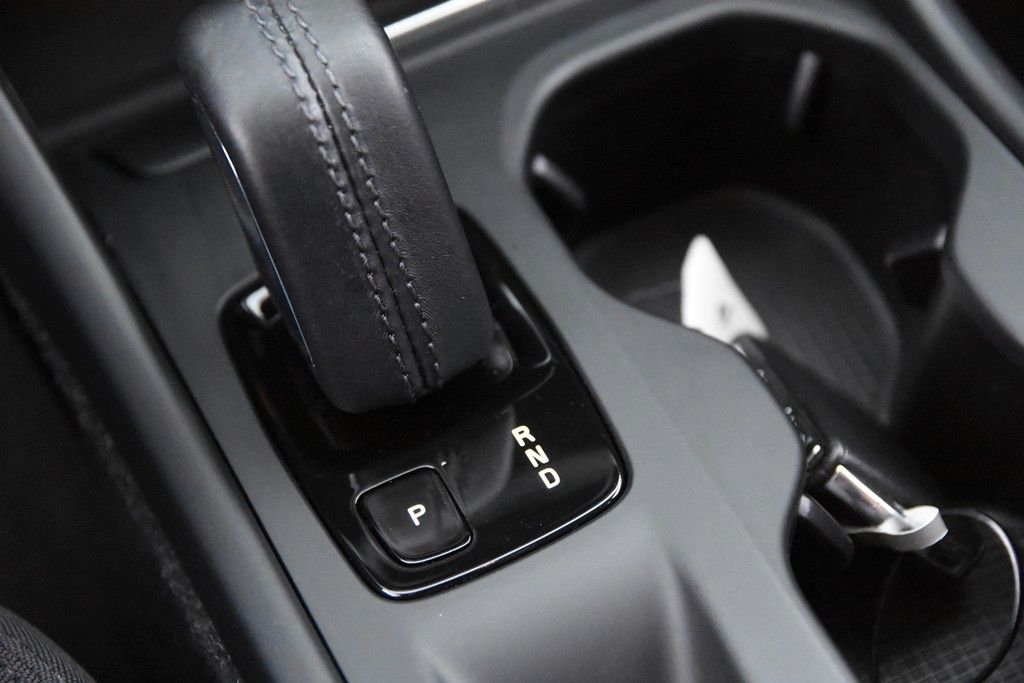 Volvo XC40 T4 Recharge Inscription - Samsaru's Car Outlet