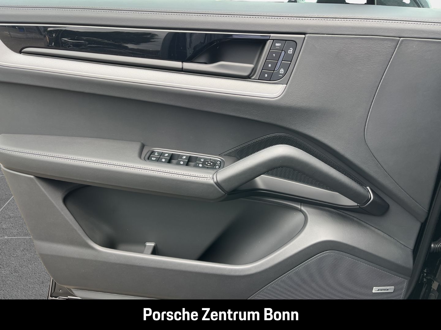 Porsche Cayenne E-Hybrid BOSE Sportabgas Luftfederung