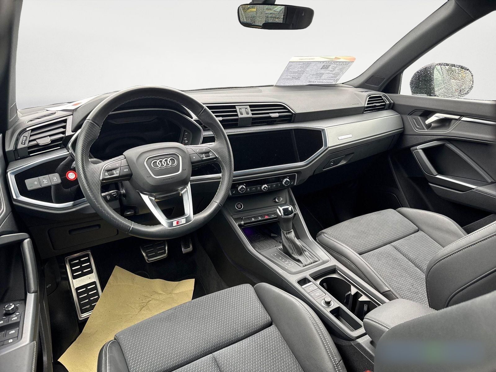 Audi Q3 45 TFSI qu S line - Samsaru's Car Outlet