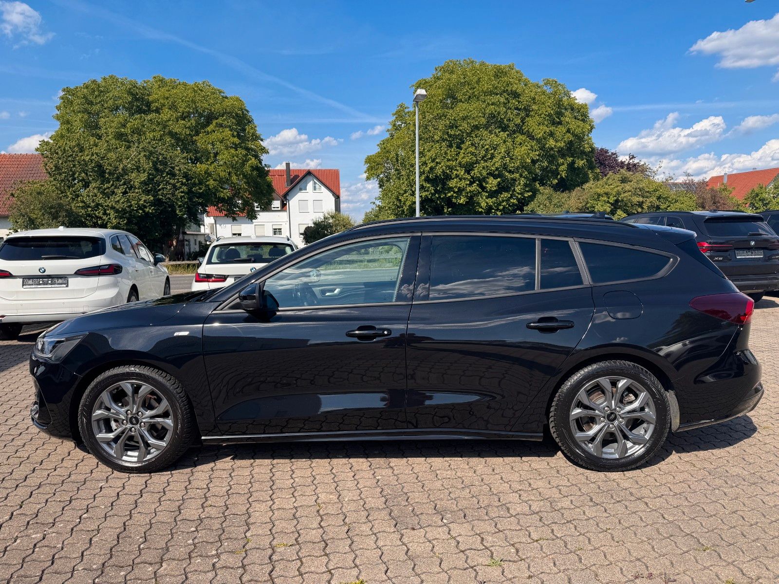 Ford Focus Turnier ST-Line X AHK KAMERA DAB LED