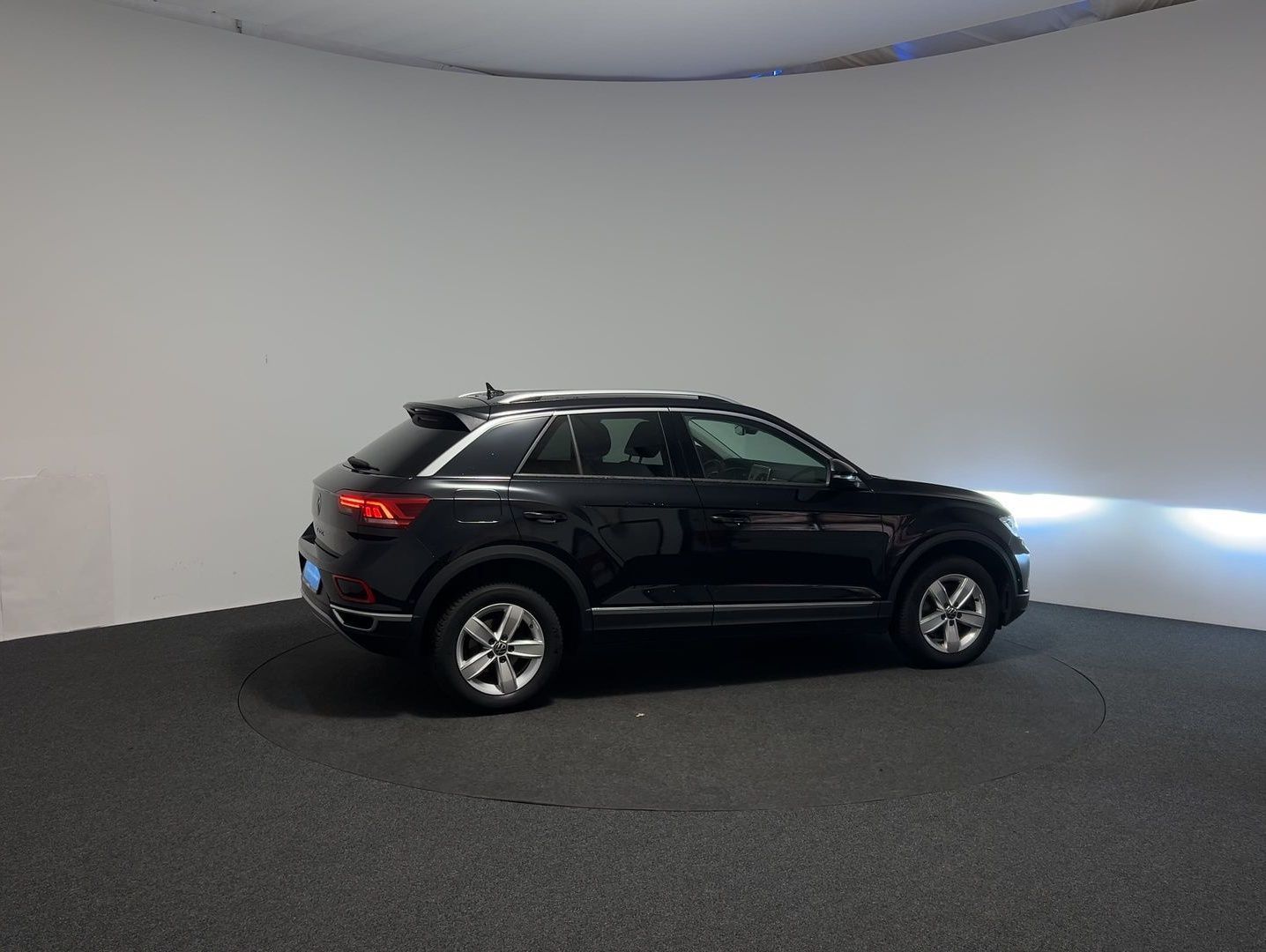 Volkswagen T-ROC 2.0 TDI Style - Samsaru's Car Outlet