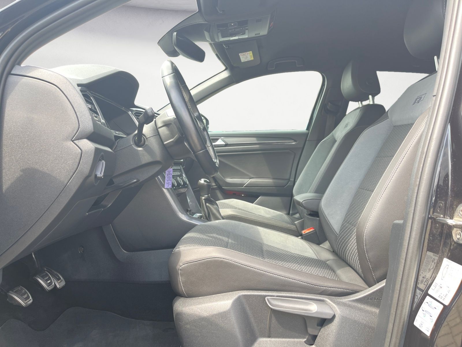 Volkswagen T-Roc 1.5 TSI ACT Sport - Samsaru's Car Outlet