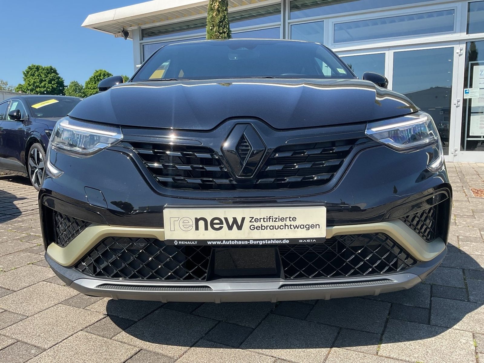 Renault Arkana E-TECH engineered hybrid 145 - Samsaru's Car Outlet