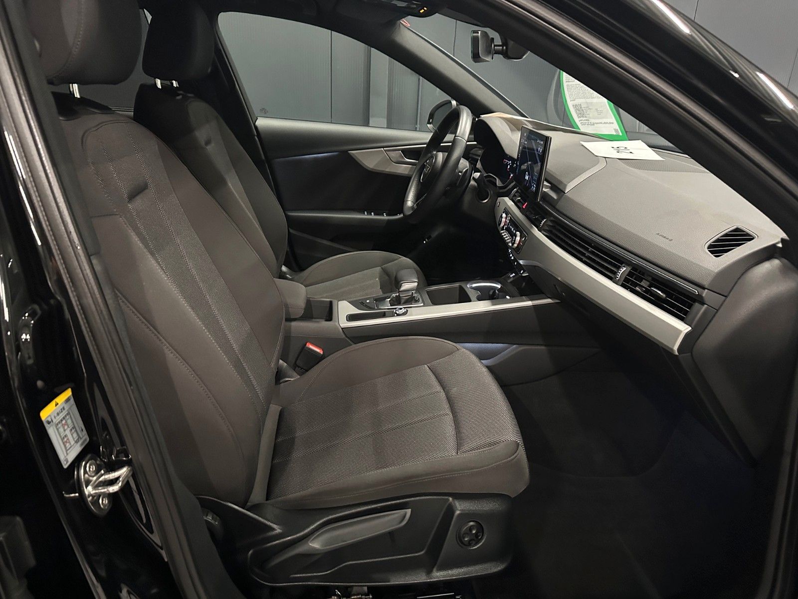 Audi A4 Lim. 40 TDI advanced - Samsaru's Car Outlet