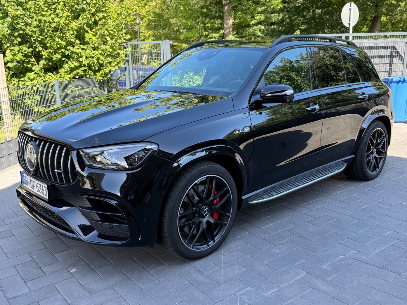 Mercedes-Benz GLE 63 AMG Black Red Seats Carbon
