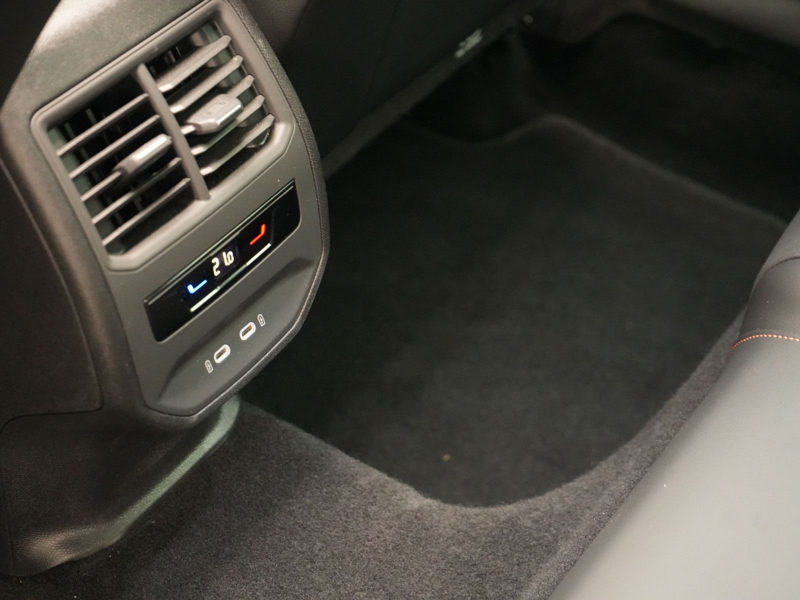 Cupra Formentor VZ DSG PANO NAVI AHK ACC BEATS LEDER