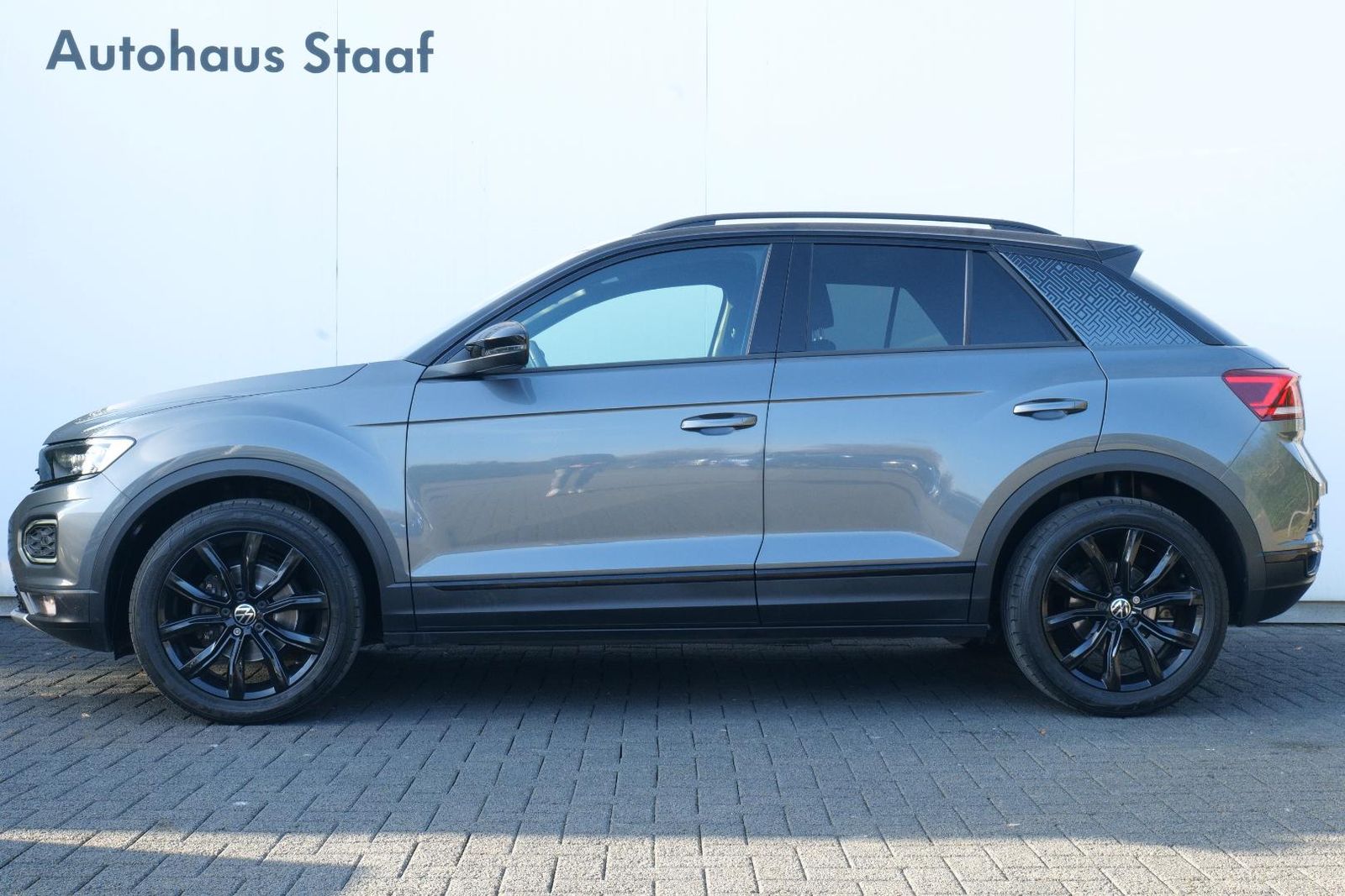 Volkswagen T-ROC Sport 1.5 TSI - Samsaru's Car Outlet