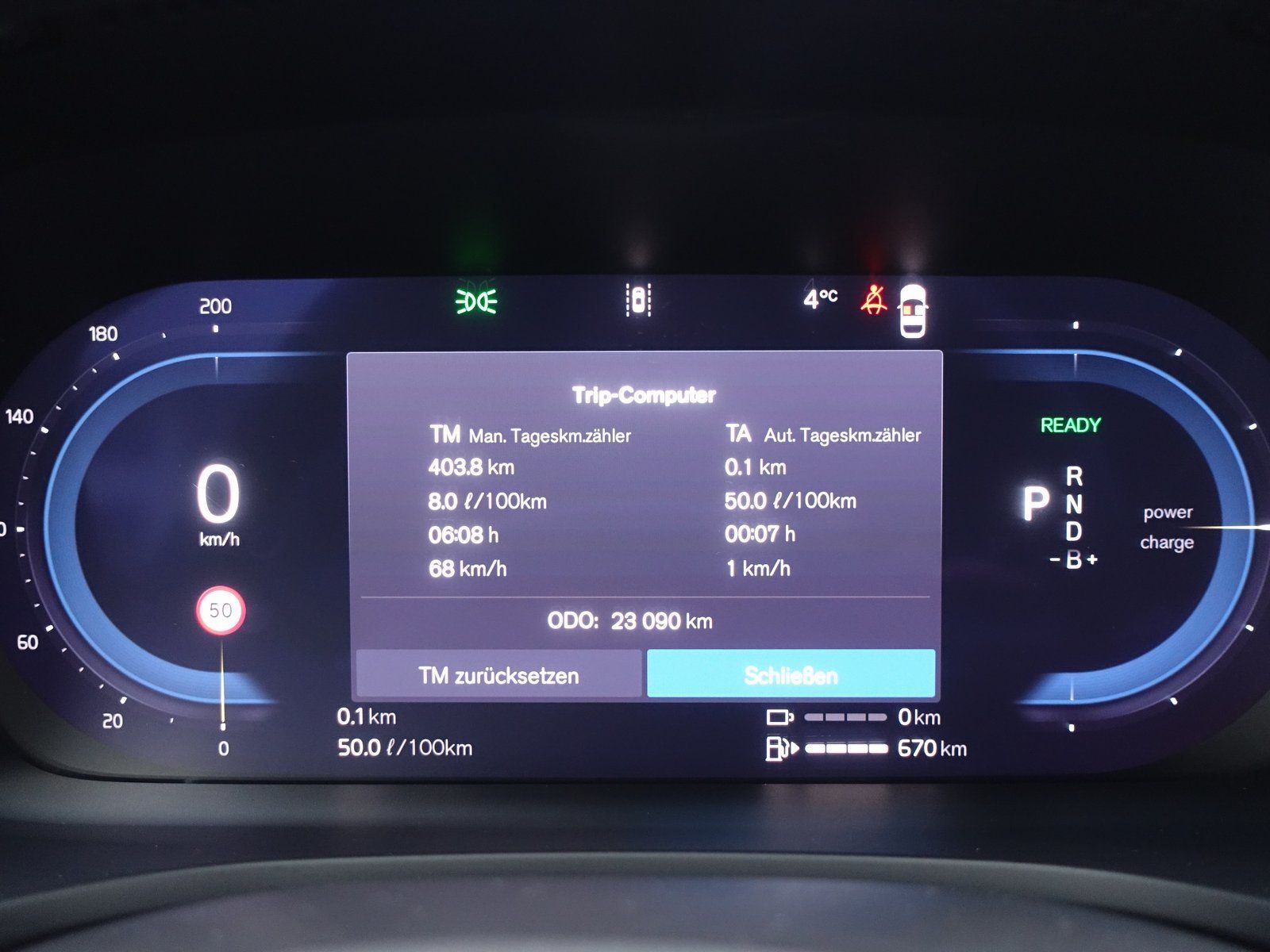 Volvo V60 Ultra Dark T8 AWD Plug-in Hybrid/AHK/Pano