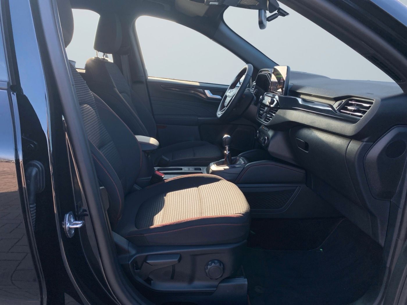 Ford Kuga ST-Line 1.5 FWD - Samsaru's Car Outlet