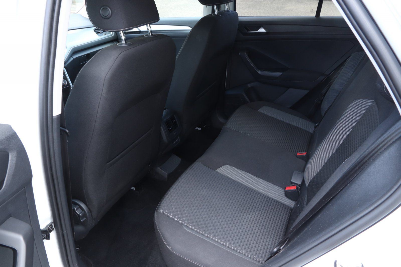 Volkswagen T-Roc 1.0 TSI Active - Samsaru's Car Outlet