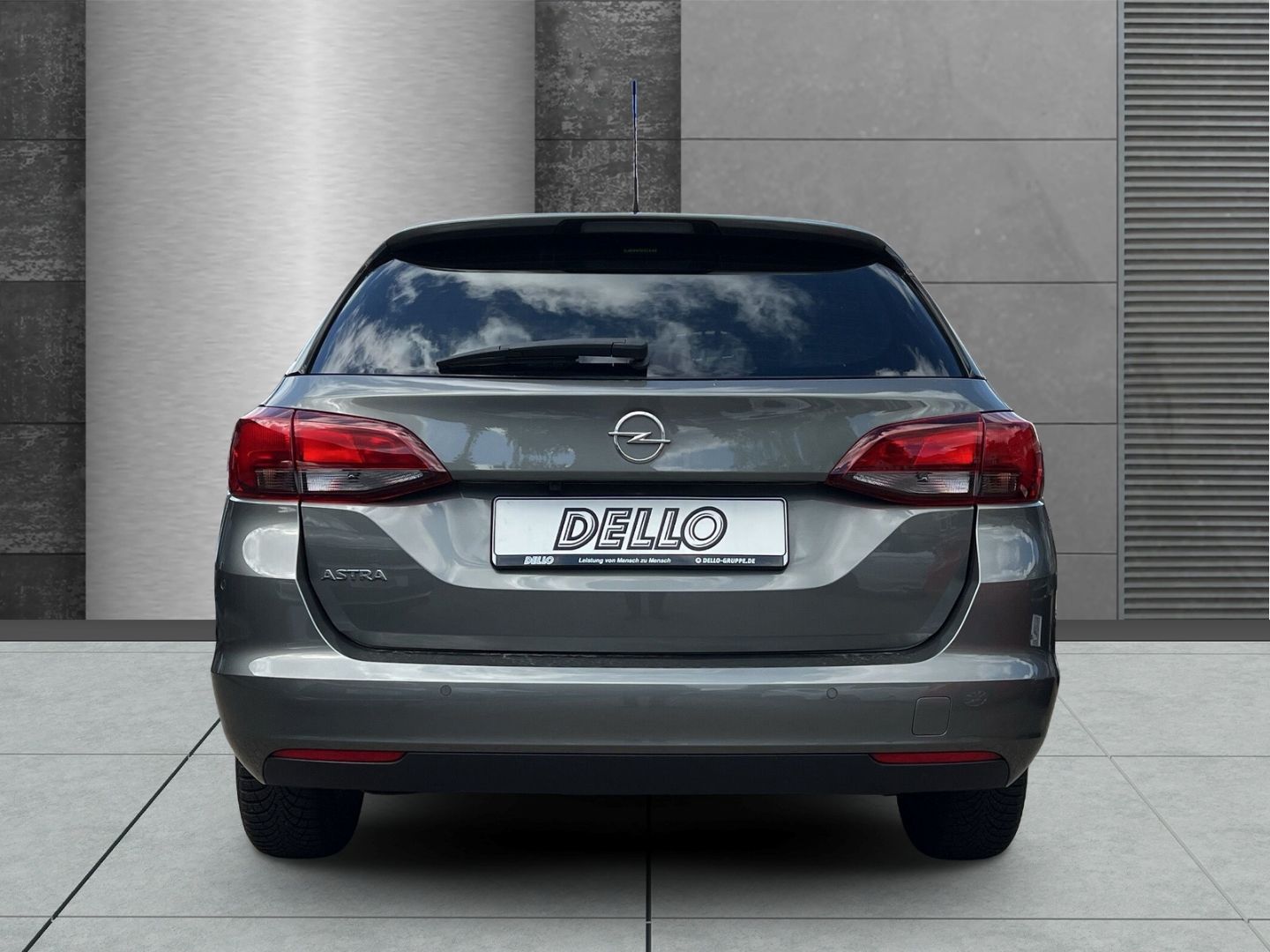 Opel Astra Sports Tourer Business 1.4T - Samsaru's Car Outlet