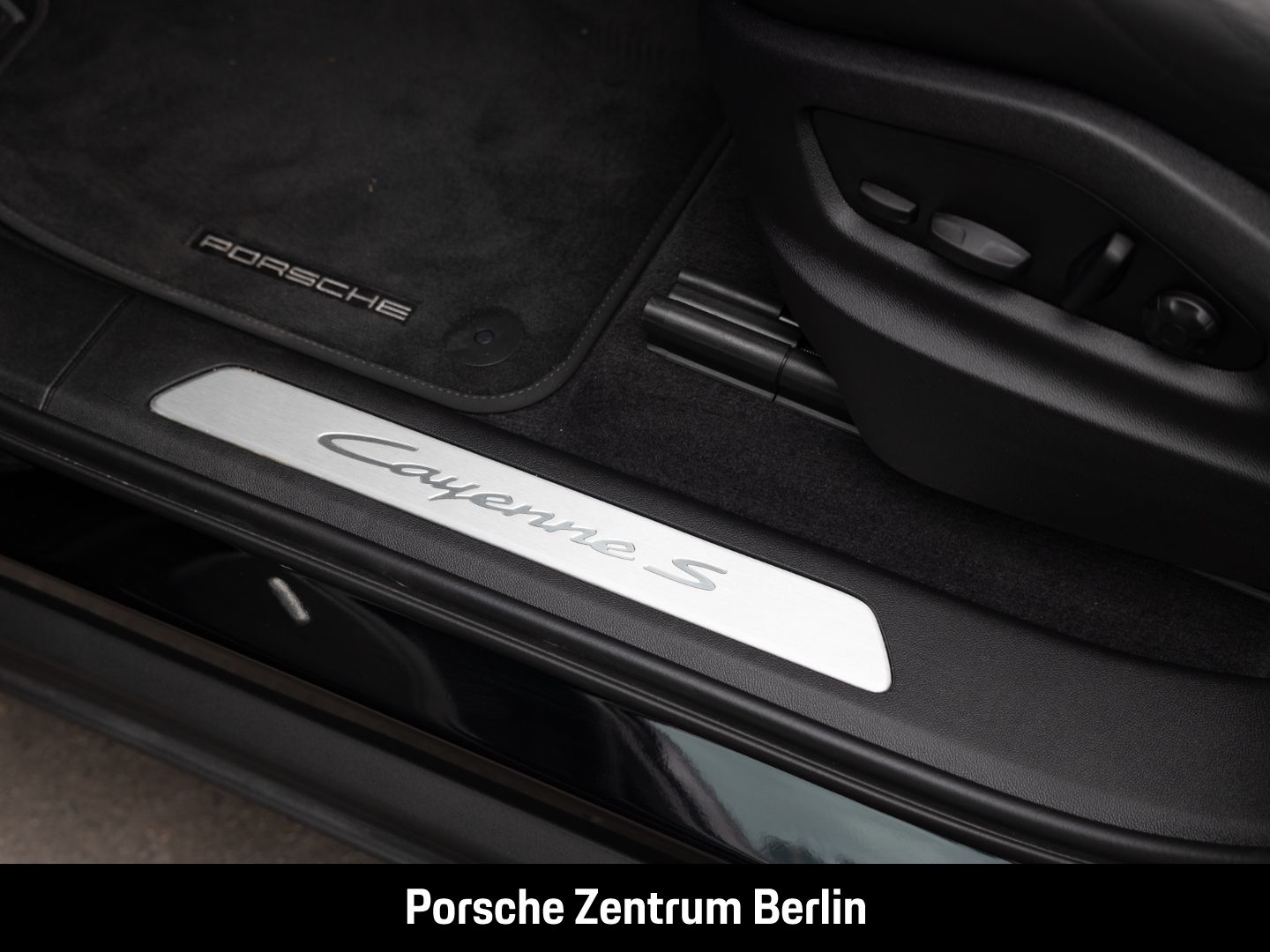 Porsche Cayenne S BOSE Panorama Luftfederung LED-Matrix