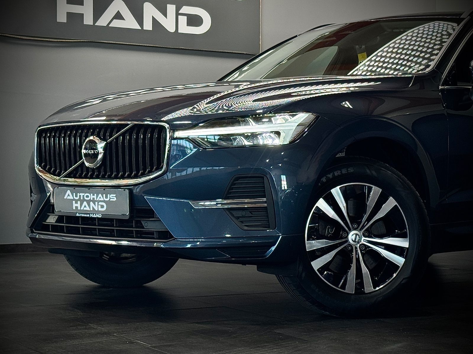 Volvo XC60 Momentum Pro 2WD - Samsaru's Car Outlet
