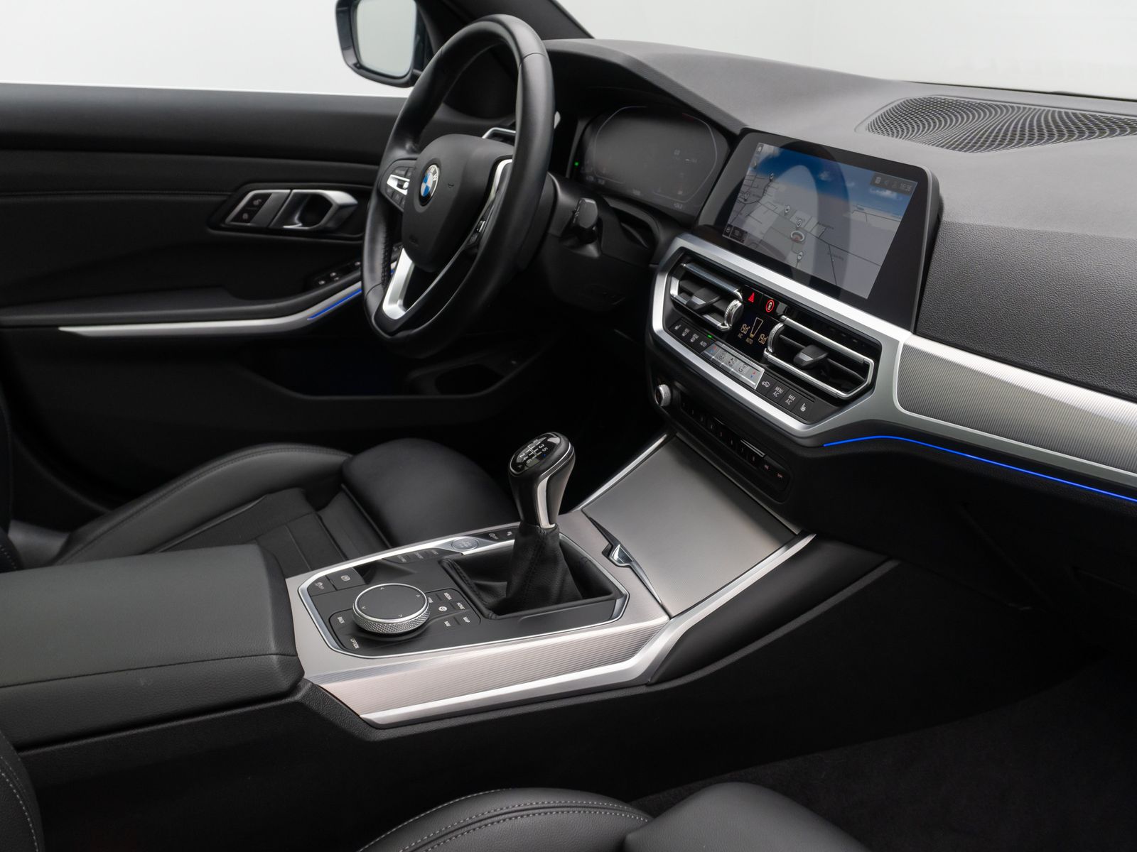 BMW 320d Sport Line - Samsaru's Car Outlet