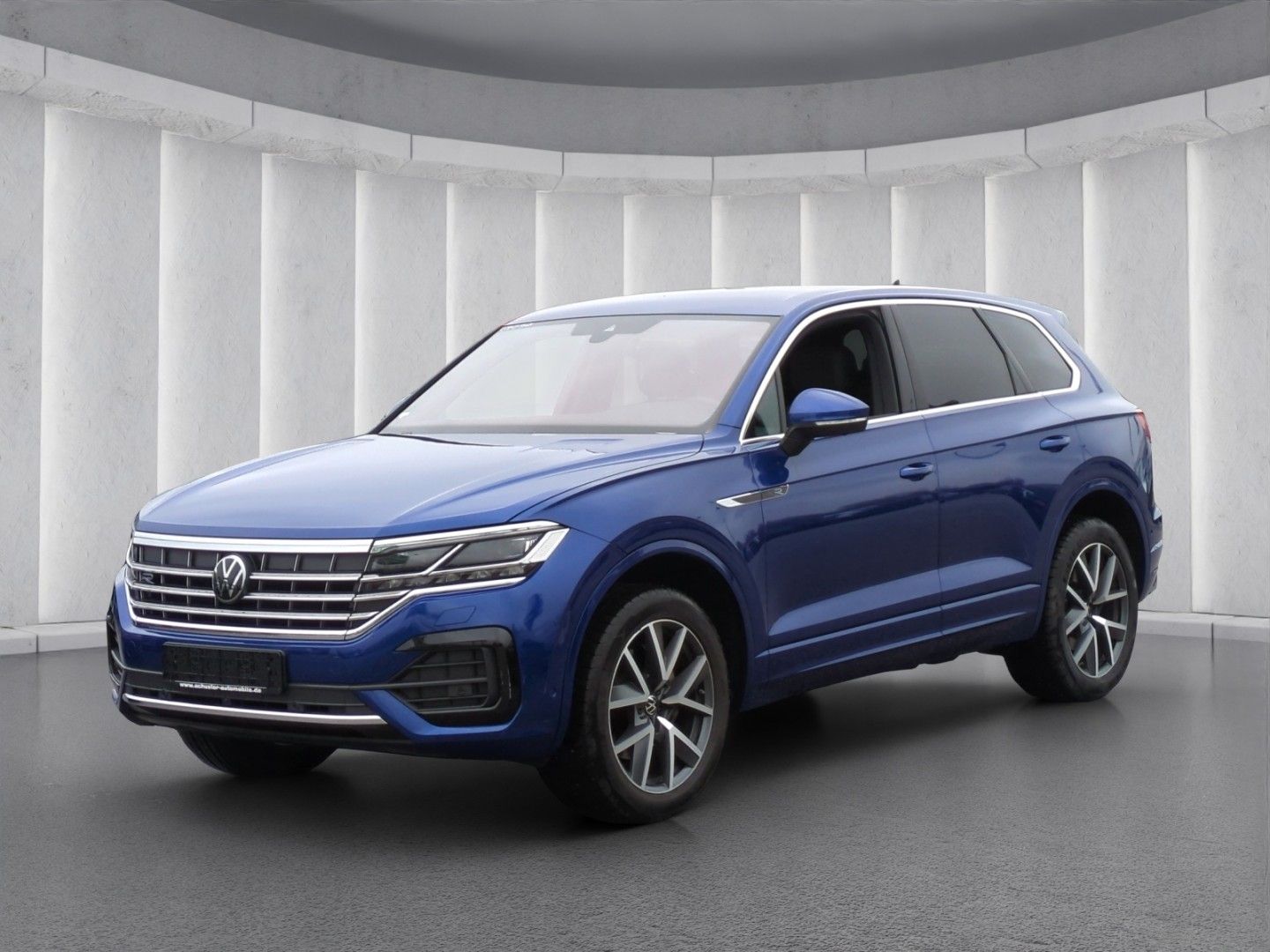 Volkswagen Touareg R-LINE 4M - Samsaru's Car Outlet