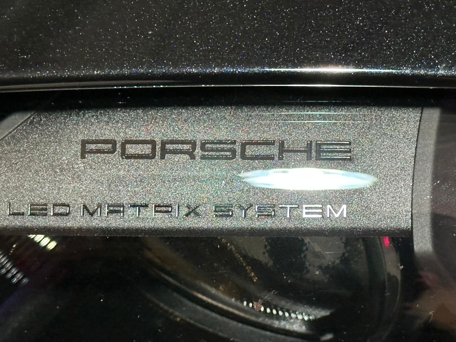 Porsche Taycan Cross Turismo Turbo LED-Matrix Head-Up