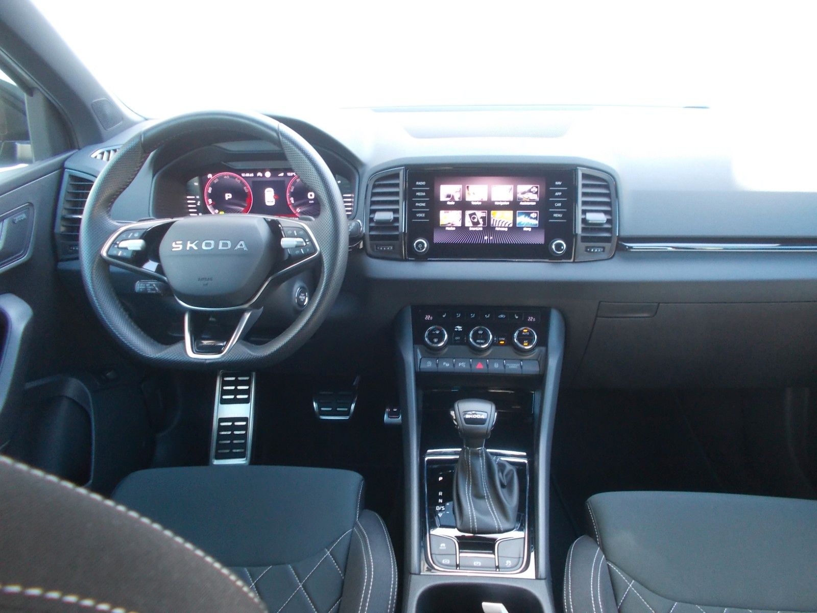 Skoda Karoq  1.5 TSI Sportline*DSG*Navi*LED *360° *AHK