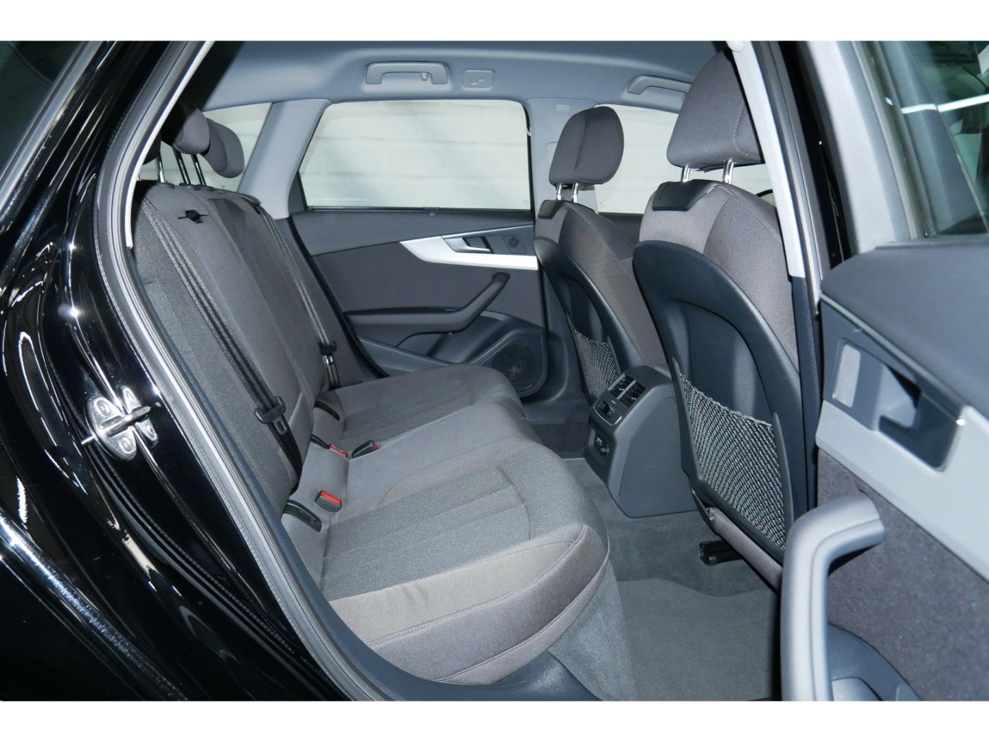 Audi A4 Av 30 TDI advanced - Samsaru's Car Outlet