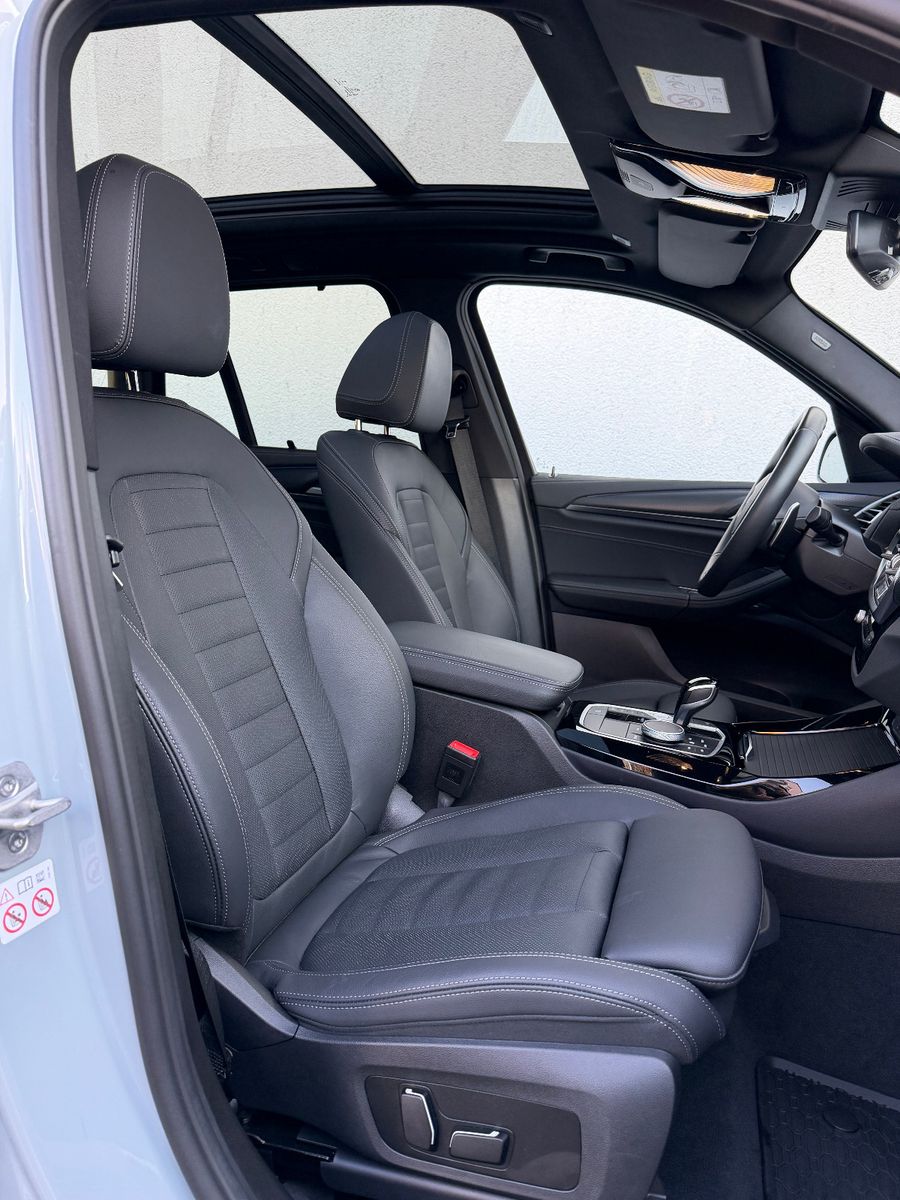 BMW X3 xDrive20d M Sport (AHK,Pano,20",Memory)