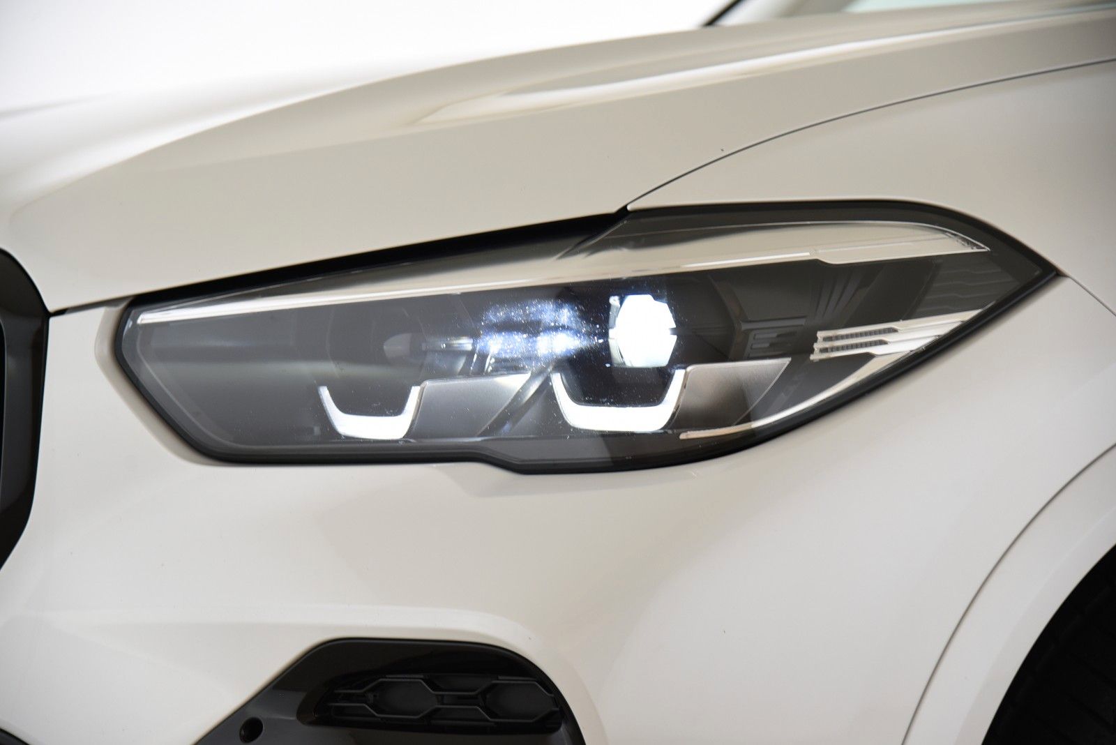 BMW X5 xDrive30d M Sport DriveAss Pano AHK Sthzg LED