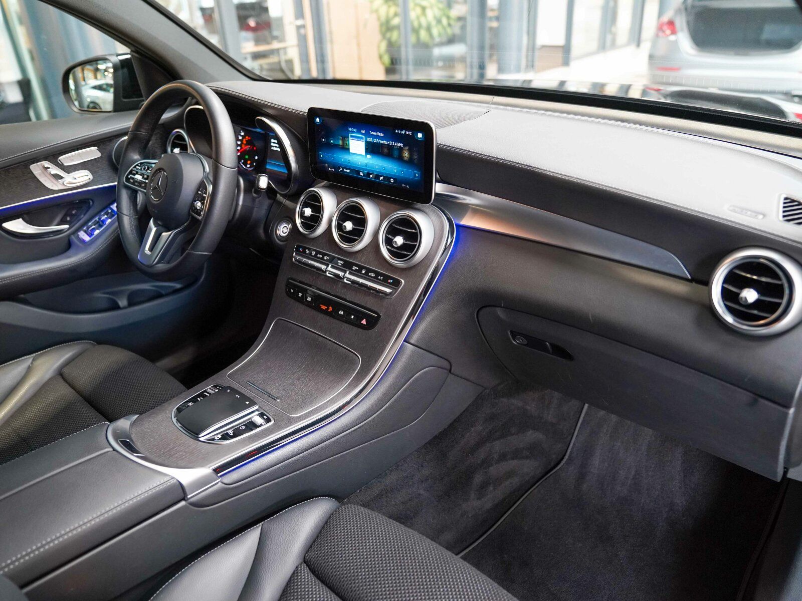 Mercedes-Benz GLC 300 de 4M Coupé AMG Line - Samsaru's Car Outlet